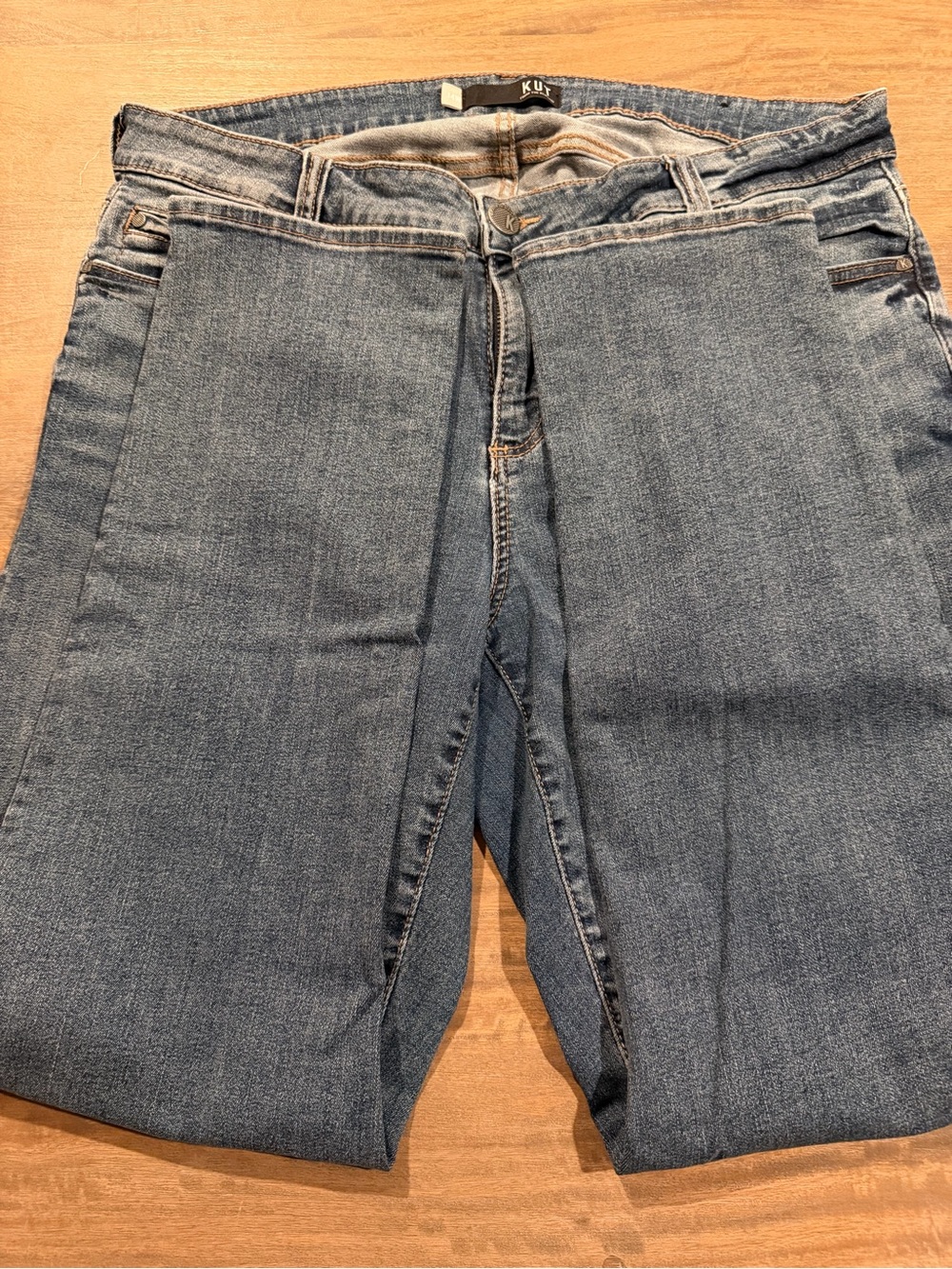 Kut from the Kloth Catherine Boyfriend Jeans in Light Blue Wash 14W - Picture 3 of 9